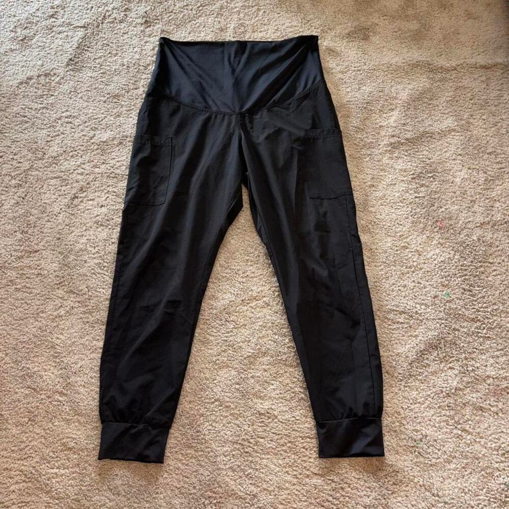 GT Performance medium maternity black scrubs joggers